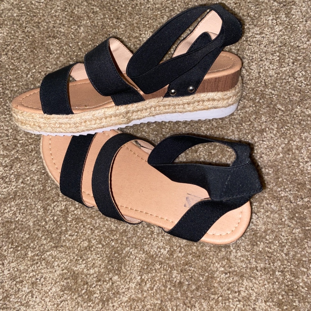 Sandals - Picture 4 of 4